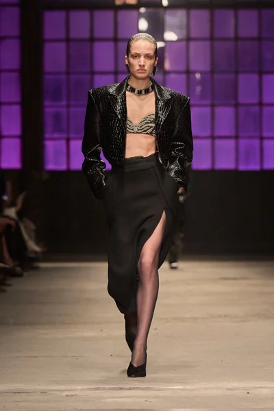 Look 3